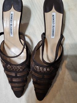 Manolo Blahnik Suede Shoe Size  35 Or 5.5
