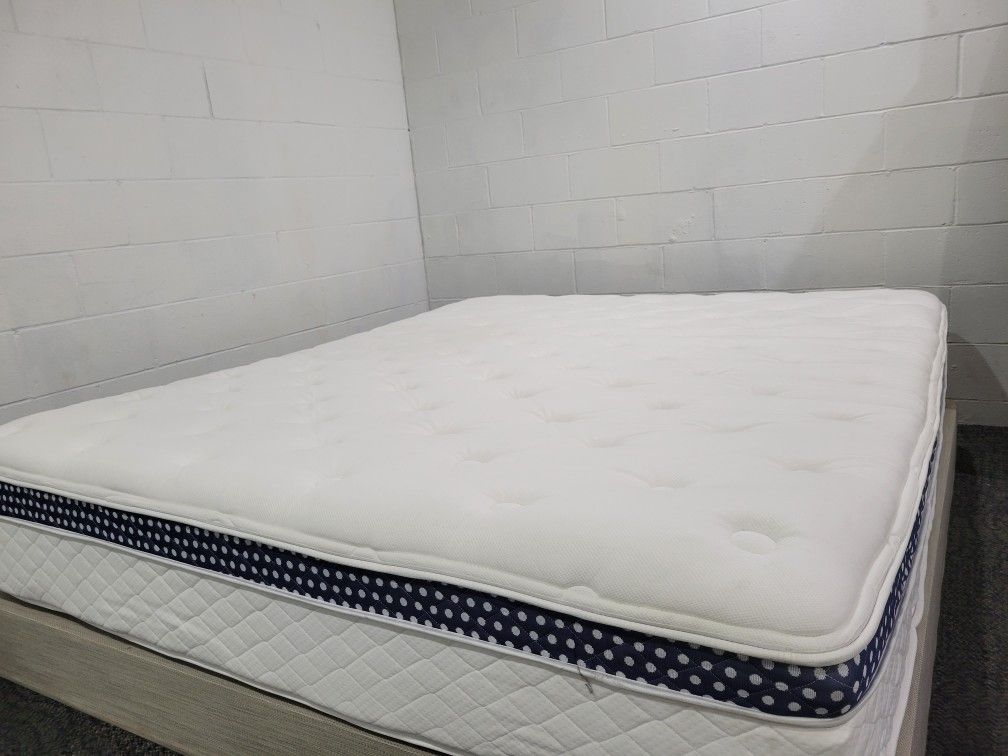King WinkBeds Luxury Firm Mattress - Like New