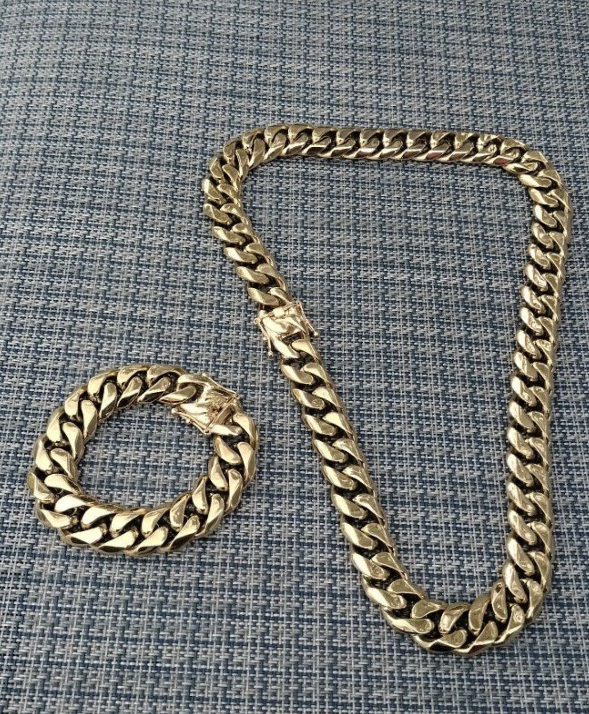 New 18k Yellow Gold Cuban Link Chain And Bracelet Set 