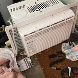 Window AC unit 