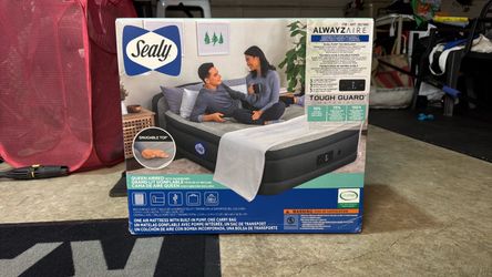 Sealy Air Mattress- queen- built in pump
