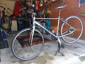 Hybrid performance Race bike GIANT BONTAGER CONTINENTAL