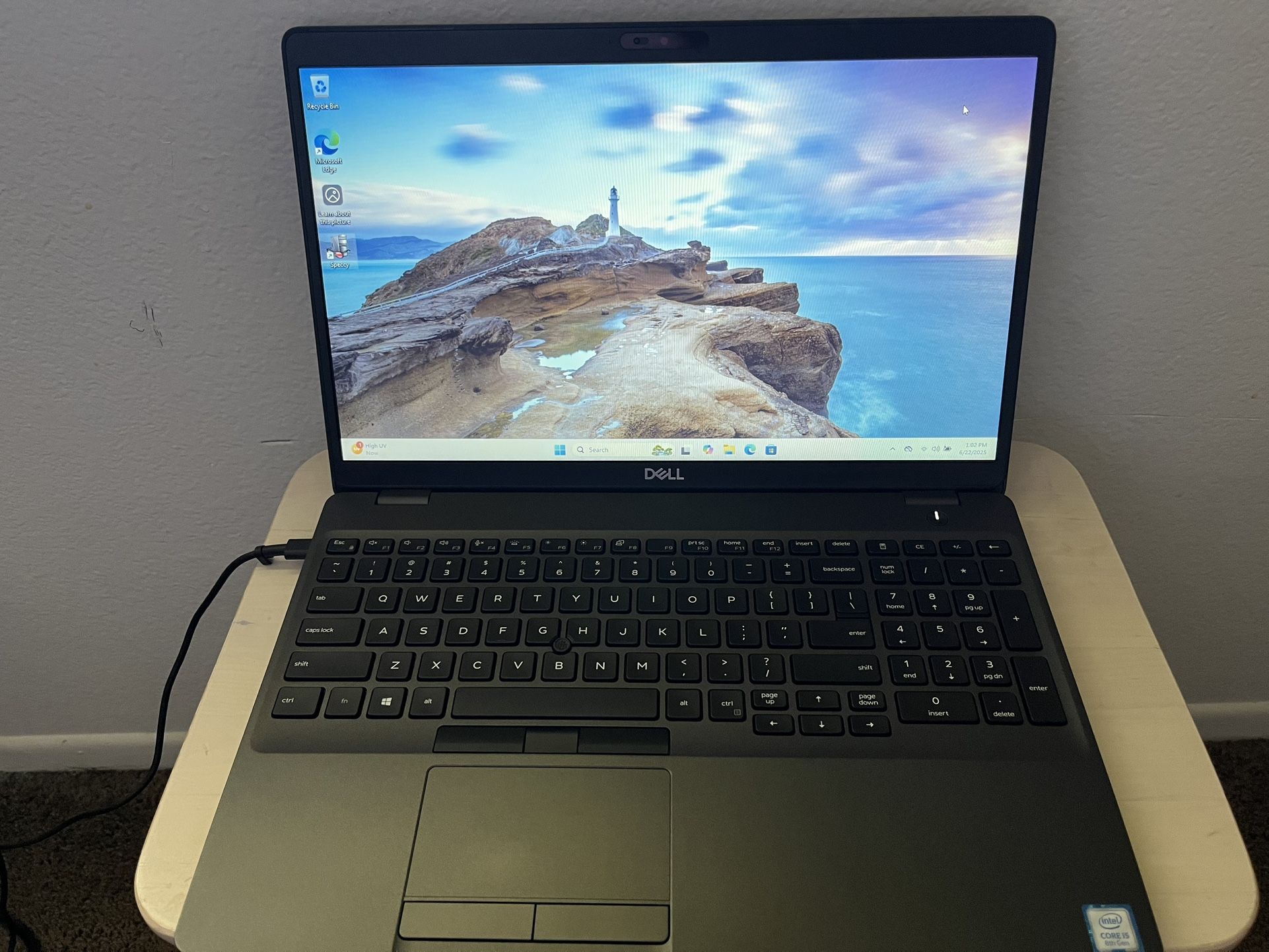 Dell Latitude 5500 - Intel® Core™ i5-8265U Processor 6M Cache, up to 3.90 GHz - 16GB RAM - Intel UHD Graphics 620 - Crucial BX500 240GB 3D NAND SATA