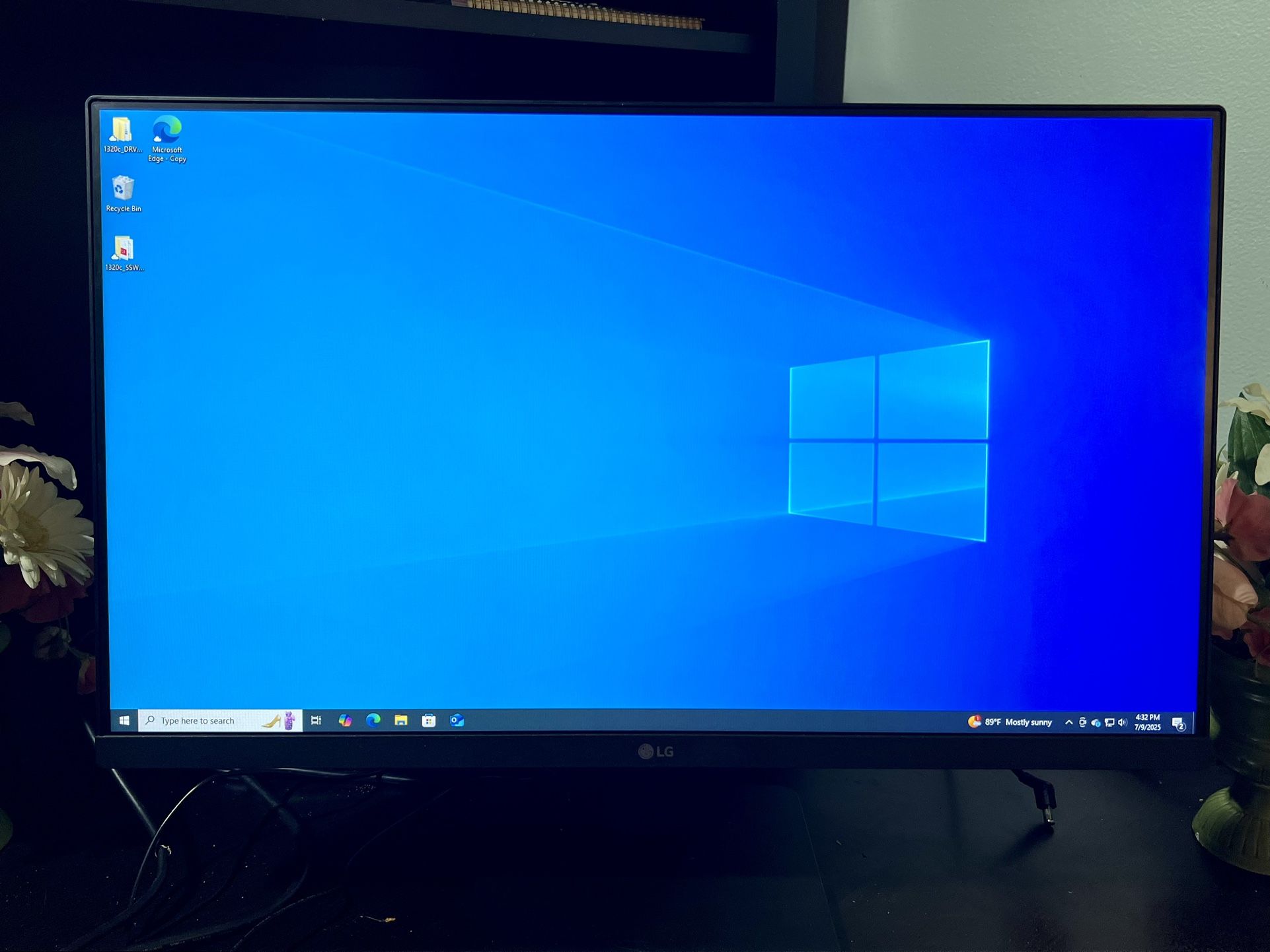 24" LG FHD (1920 x 1080) IPS Monitor with 100Hz Refresh Rate