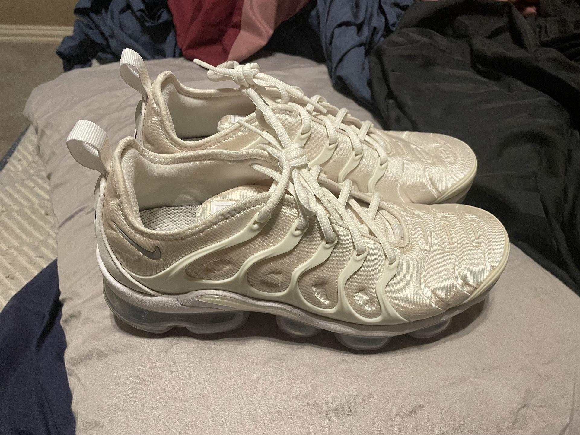 White Vapor Air Max Plus Womens Nike Air Vapor Max Plus “triple