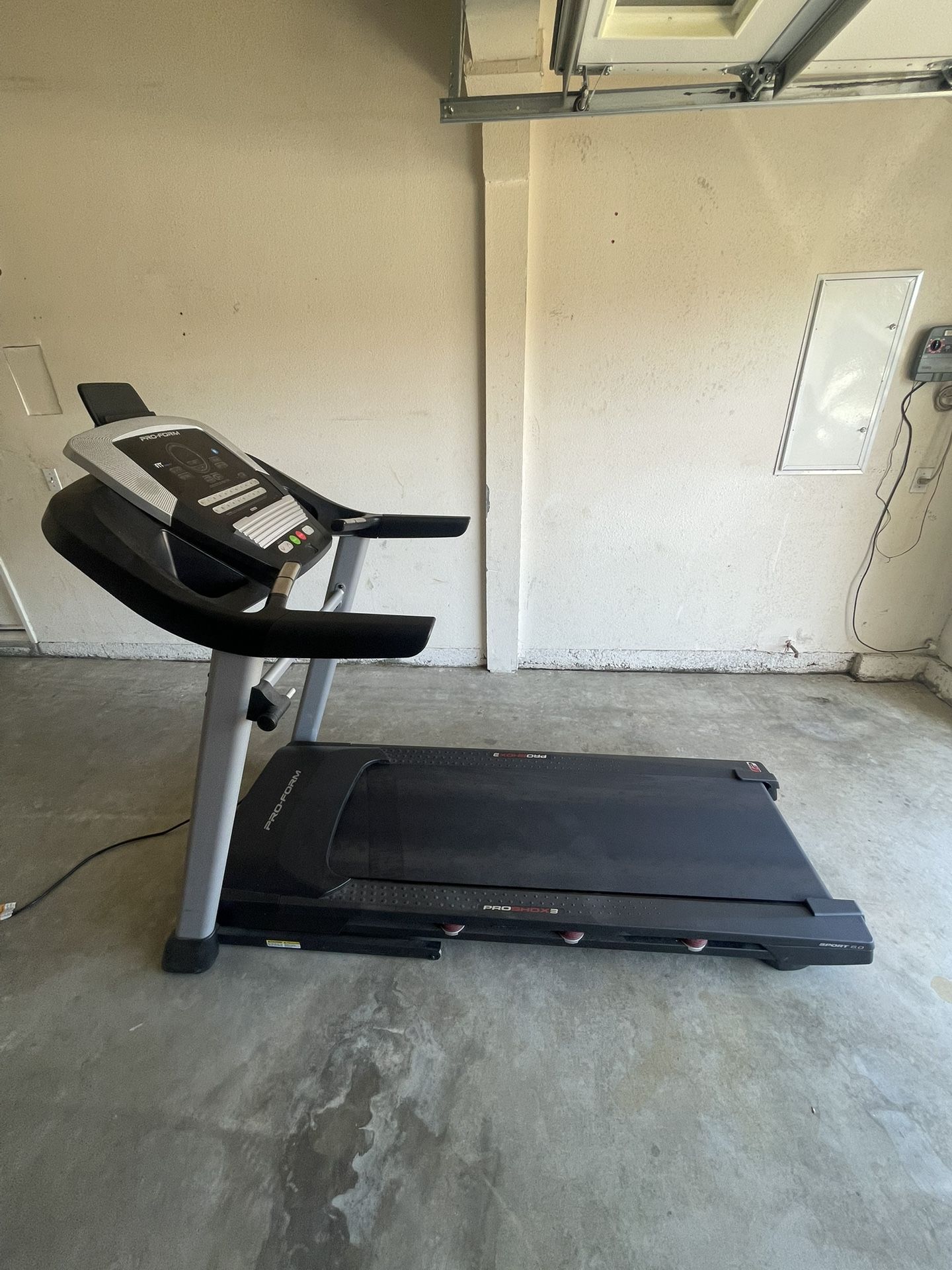Treadmill (Pro-Form Sport 6.0)