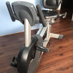 Nautilus Sport Series NR2000 Recumbent Bike 