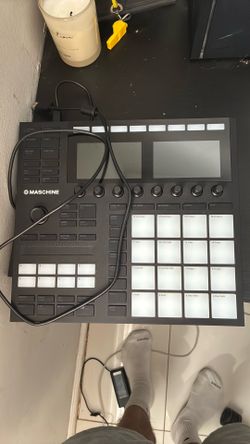 Native Instruments - Maschine  MK3 - Open Box - Not used