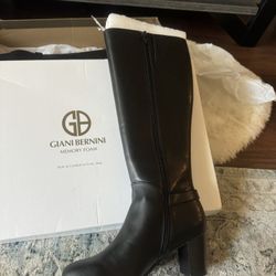 Brand New Women’s Boots Size 8
