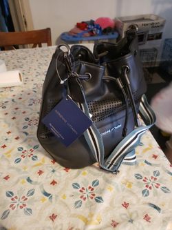Purse Drawsting Hobo Black And Has A Pocket For Cell Phone.