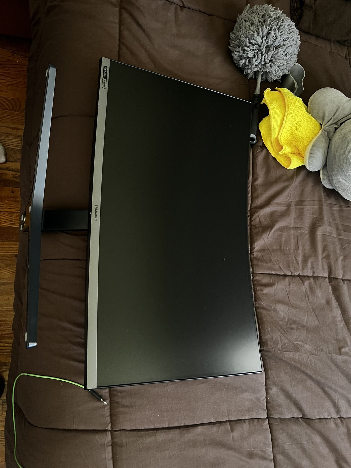 SAMSUNG 27-Inch CRG5 240Hz Curved Gaming Monitor