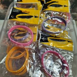 35 Bracelets LIVESSTRONG As Shown New