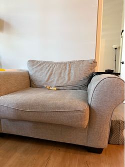 👏👏Today only!!! Ashley Furniture Oversized Couch/Sofa (very cushiony)