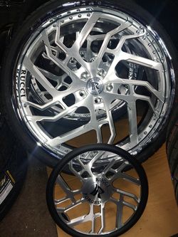 26 staggered rucci buffs & steering wheel. $0 down to ride. Ulohos 2940 N Keystone Mon-Sat 10-6