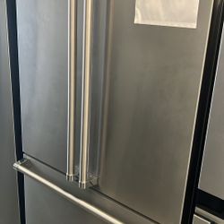 💥Great Deal💥VIKING 36" French-Door Bottom-Freezer - RVFFR336SS