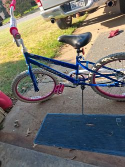 Girls BMX20 inch.