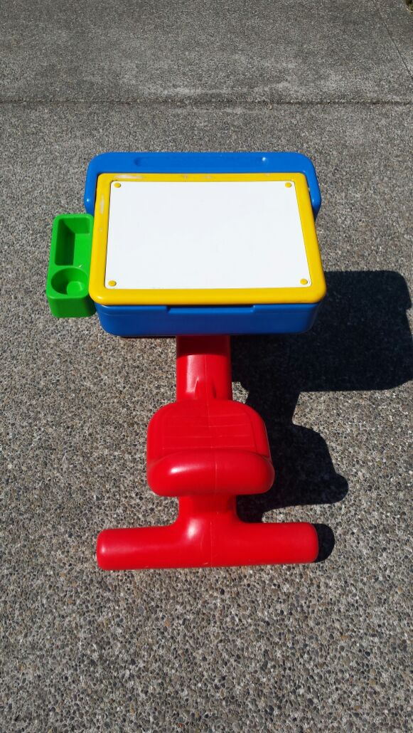 Today S Kids Children S Play Desk For Sale In Graham Wa Offerup