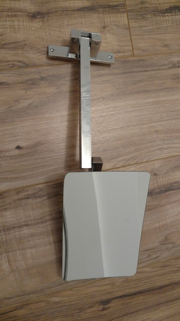 Magnifying Mirror. Foldable / Pull Out