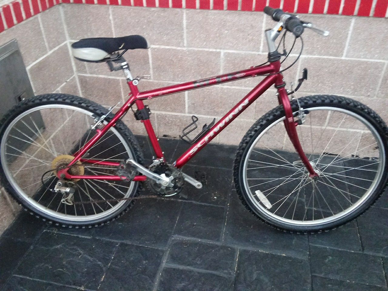 Schwinn frontier gsx red men's mountain bike