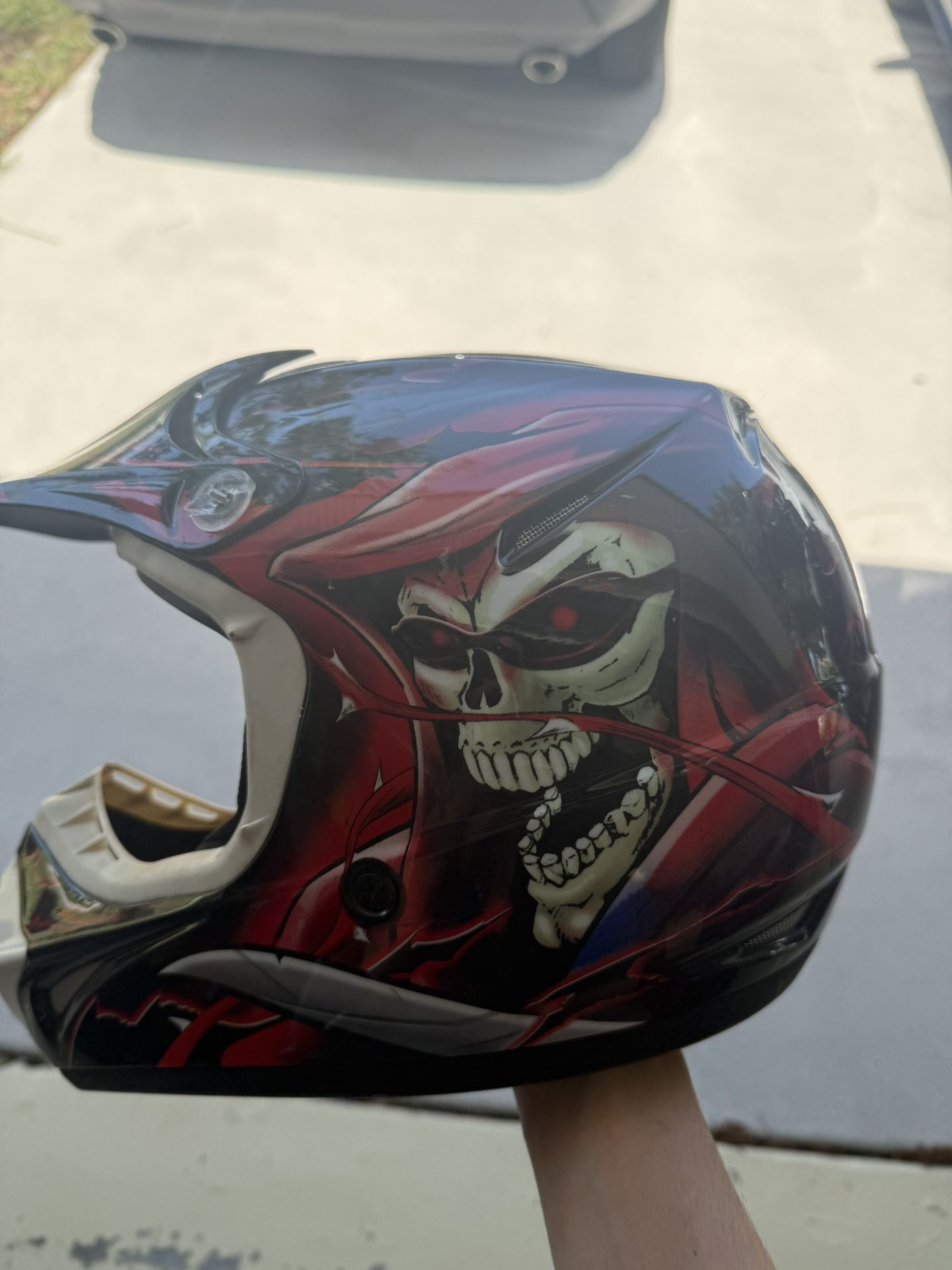 Motor cross helmet