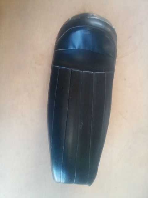 1992 Honda CB125 Motorcycle Seat ( Very Rare)