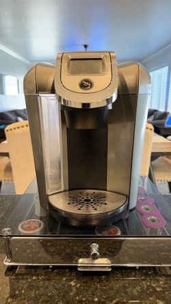 Keurig with drawer and pods