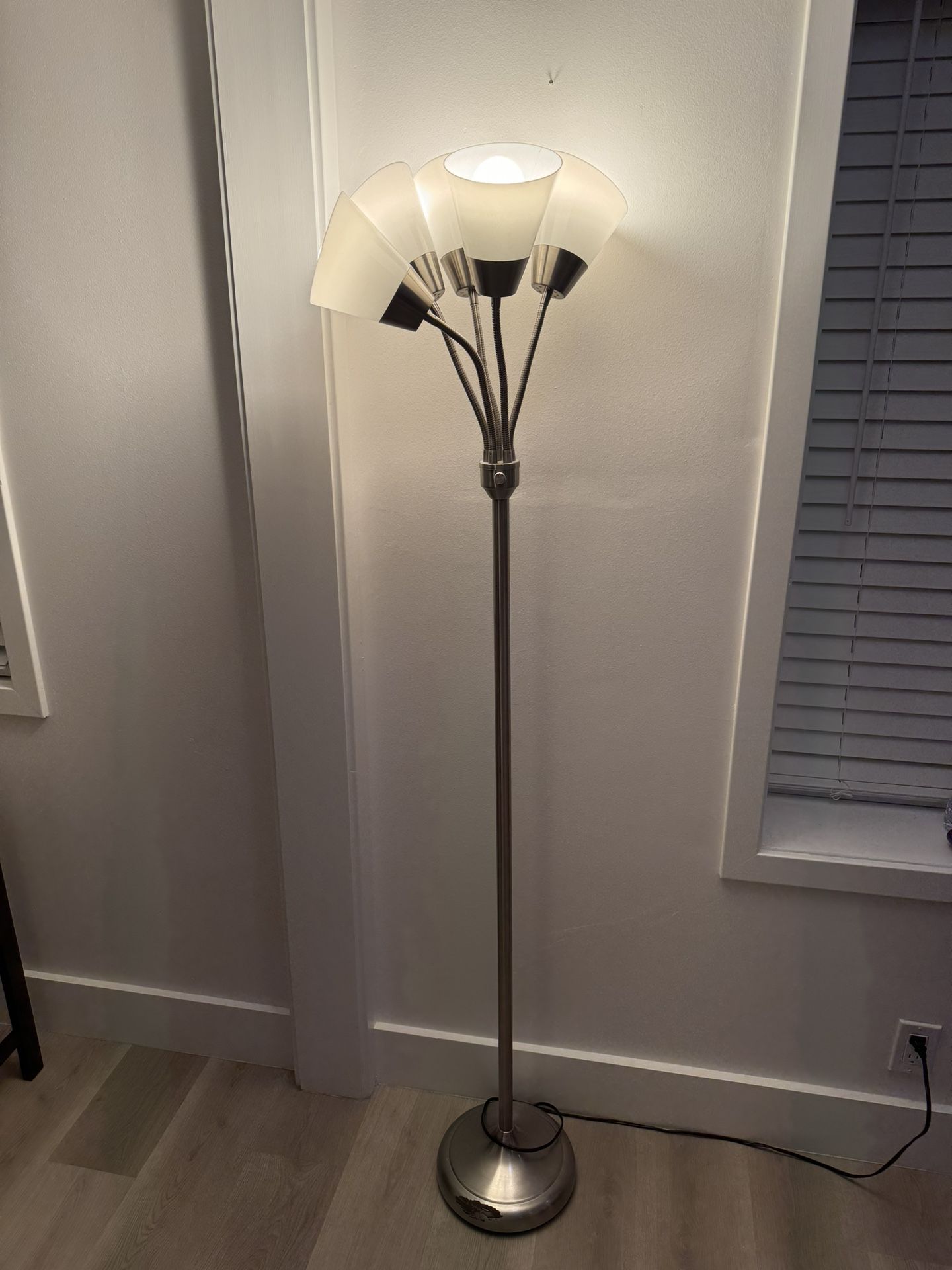 Floor Lamp 