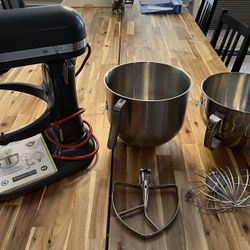 ATTN Bakers! KitchenAid 8 Qt Commercial Bowl Lift Stand Stand Mixer for  Sale in Mckinney, TX - OfferUp