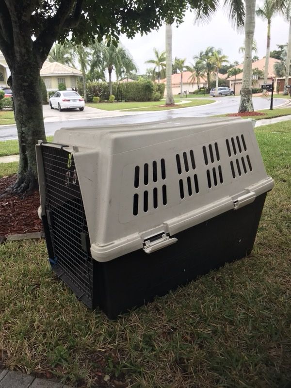 Petmate Furrarri 550 Giant Large Breed dog Crate Size 40