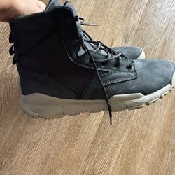 Men’s Nike boots 