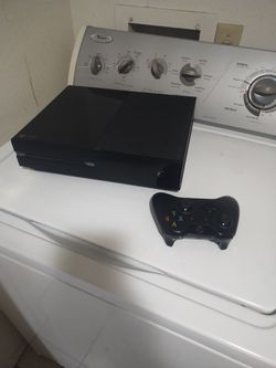 Xbox One and controller