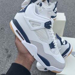 JORDAN 4 SB “NAVY” SIZE 8.5 and 12