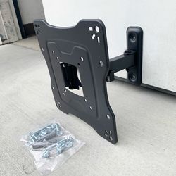 (New in box) $9 Swivel 17-42” TV Wall Mount Tilt Bracket Max Loading 55 Lbs