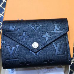 ❌SOLD❌ on Tradesy Louis Vuitton Victorine Wallet