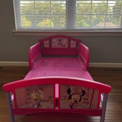 Minnie Mouse Toddler Bed