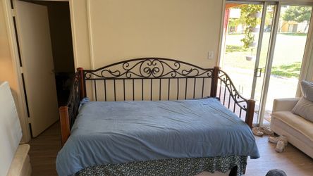 Day bed