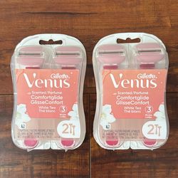 Gillette Venus COMFORTGLIDE 3 Blades Disposable Razor: White Tea Scent; 2 Count (2 For $12)