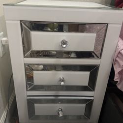 2 White drawers with silver glass