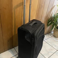 American Tourister Spinner Luggage 