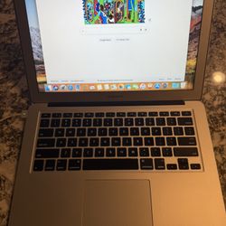 MacBook Air 175$ 