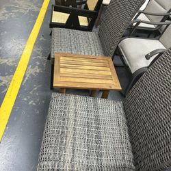 4 Piece U LAX Patio Chair Set.  Built In Cushion Chair 
