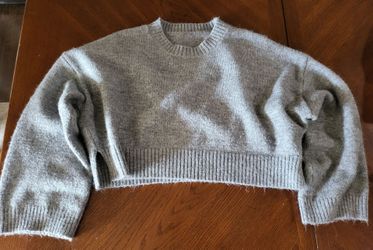 ✨ Gray Oversized Cropped Crewneck Sweater – Women’s Size Medium
