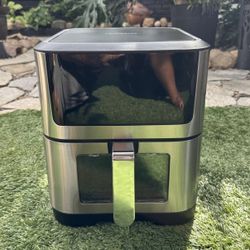 Frigidaire Easy-to-Use Digital Air Fryer, 8.2qt, Black