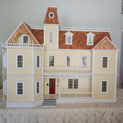 Built-up ( Electrified & Furnished) Bostonian Dollhouse