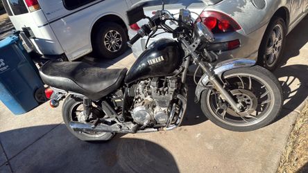 Yamaha xj750