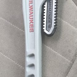 NEW Milwaukee 14" Pipe wrench