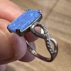 Beautiful Blue Opal 925 Silver Ring 
