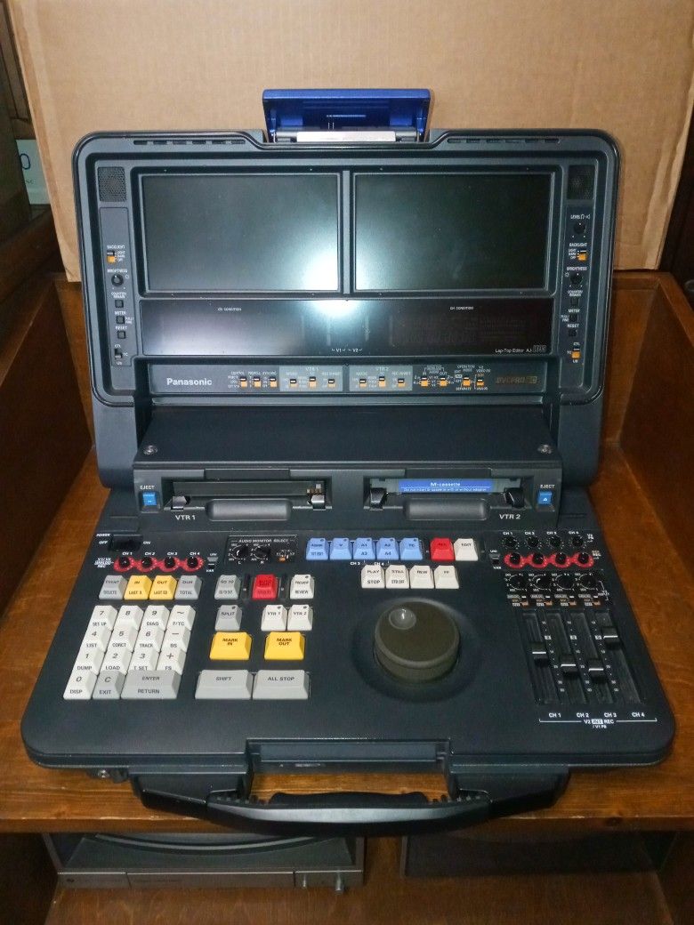 Panasonic AJ-LT95P DVCPRO 50 Lap Top Editor Digital Video Cassette Professional VTR.