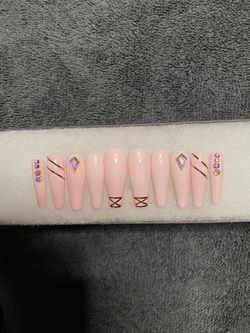 Custom Press on nail sets !!