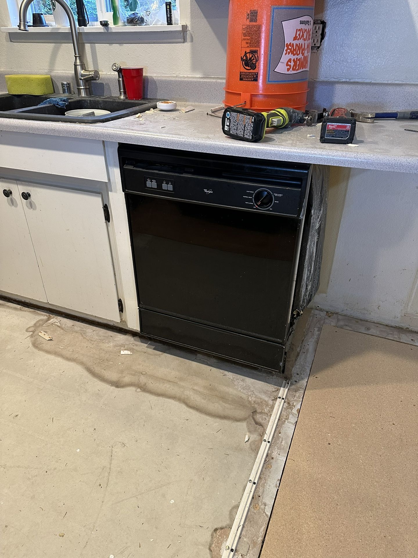Whirlpool Dishwasher